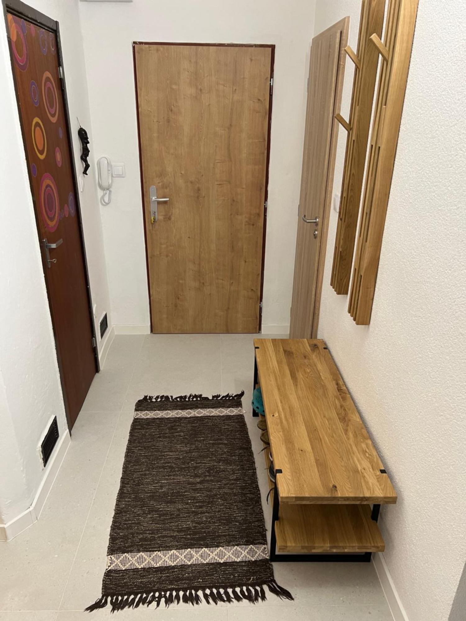 Apartman Rosniarka บันสกา ชีอาว์นีซา ภายนอก รูปภาพ