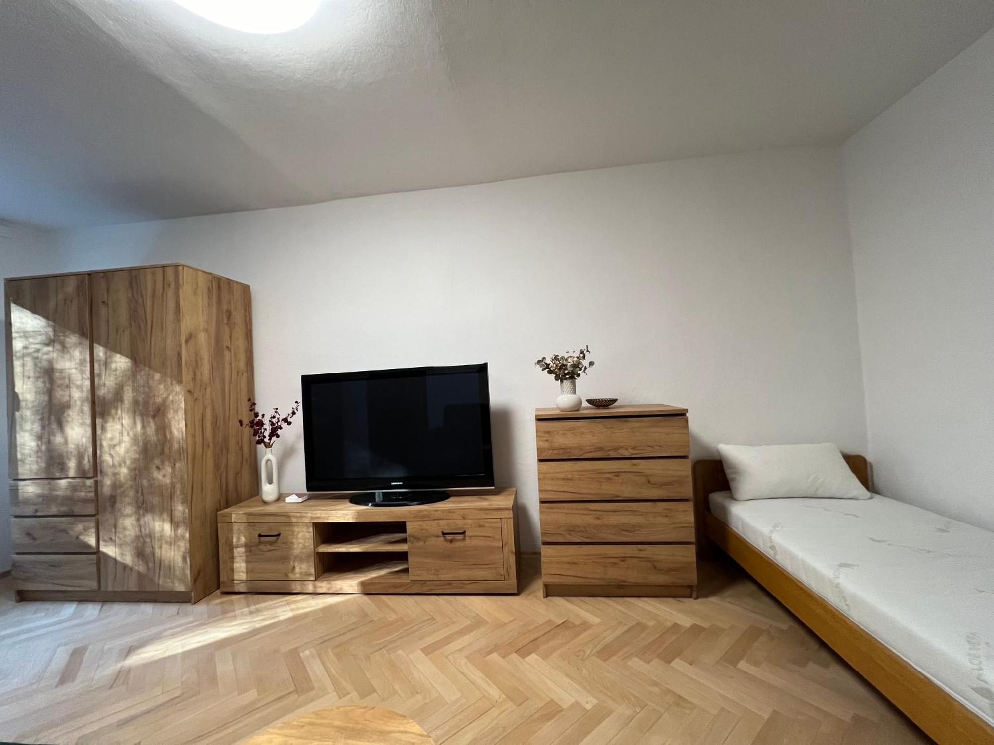 Apartman Rosniarka บันสกา ชีอาว์นีซา ภายนอก รูปภาพ
